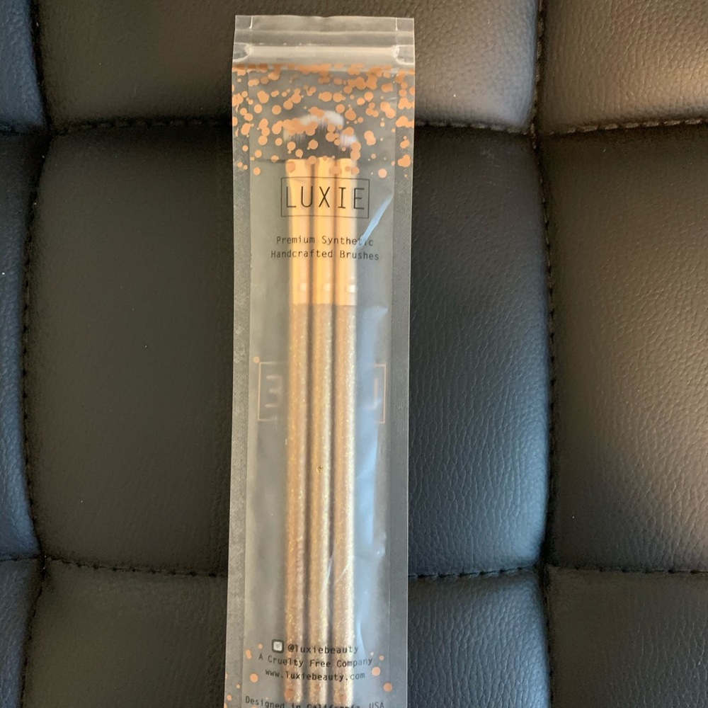Makeup brushes